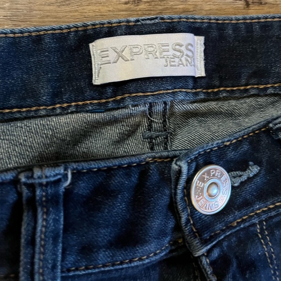 Express Modern Boyfriend Fit Jeans with Distressed Accents, Relaxed Fit Low Rise - Picture 3 of 5
